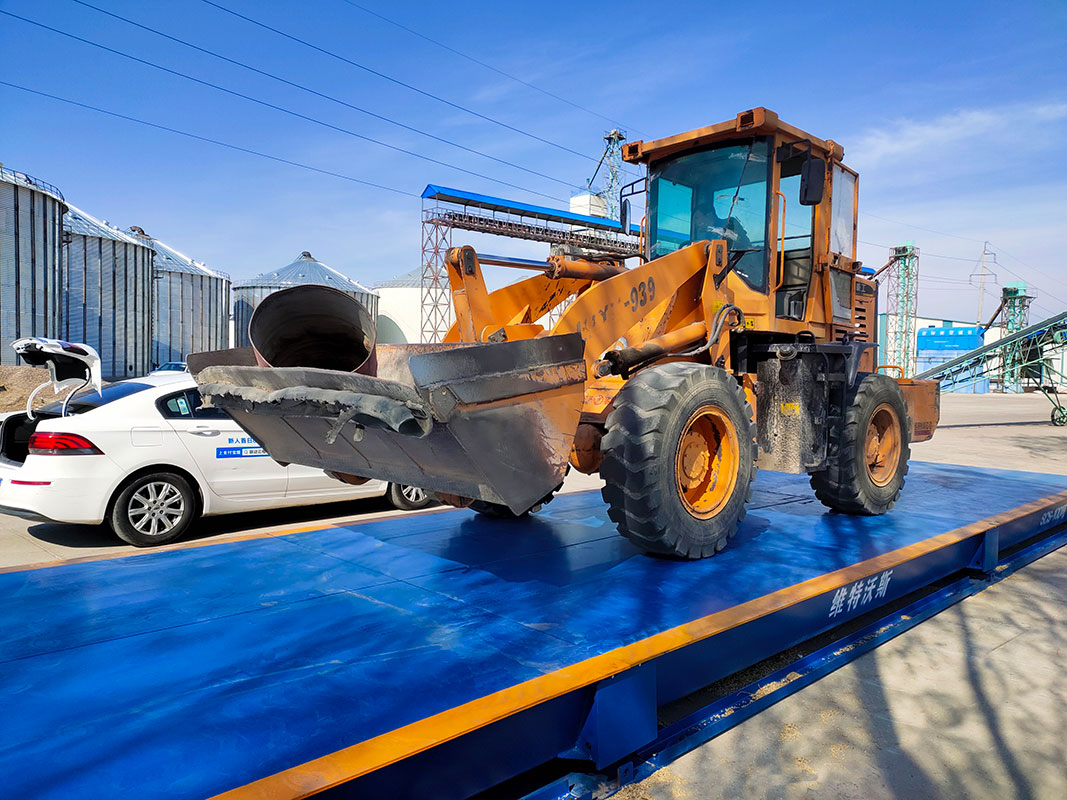 云南大理100噸地磅秤鋼基礎移動地磅秤客戶現場案例 云南大理100噸地磅秤鋼基礎移動地磅秤客戶現場案例