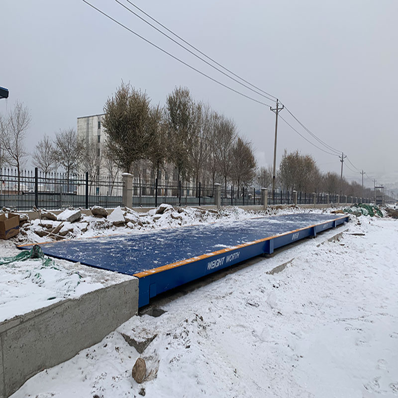 青海西寧地磅電子汽車衡3.4*22米化工企業(yè)專用地磅客戶安裝現(xiàn)場 青海西寧地磅電子汽車衡3.4*22米化工企業(yè)專用地磅客戶安裝現(xiàn)場